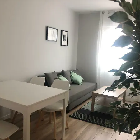 1º - En Pueblo Marinero Apartment